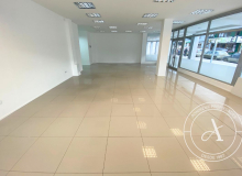LOCAL COMERCIAL - RIVADAVIA Y GDOR. PAZ
