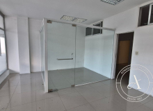 LOCAL COMERCIAL - RIVADAVIA Y GDOR. PAZ