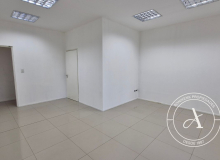 LOCAL COMERCIAL - RIVADAVIA Y GDOR. PAZ